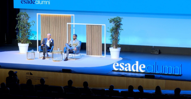 Esade's tweet photo. "Liderar también es transformar sin perder el propósito". @GabrielEscarrer, CEO de @MeliaHotelsInt, recibe el Premio Esade 2025 en la Jornada Anual de #EsadeAlumni por su liderazgo con propósito y valores familiares. Un legado empresarial que mira al futuro.📰 Lee más en @Forbes