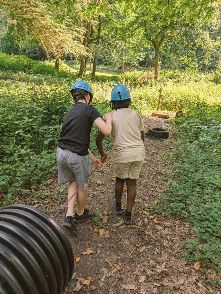 Miss Hart tweet media