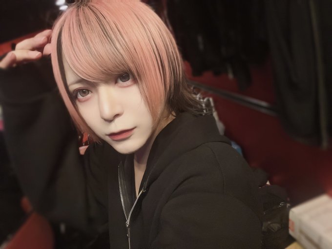 WHITE KINGDOM《池袋メンズコンカフェ》のツイート