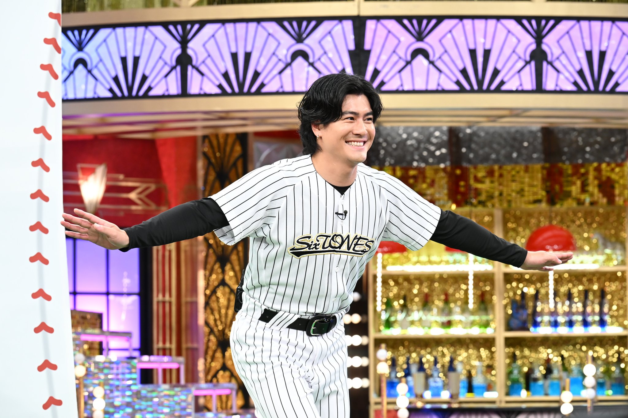 【SixTONES 森本慎太郎着用】OVERRIDE ニットガイドワッチ Golden SixTONES 【公式】 on X: 