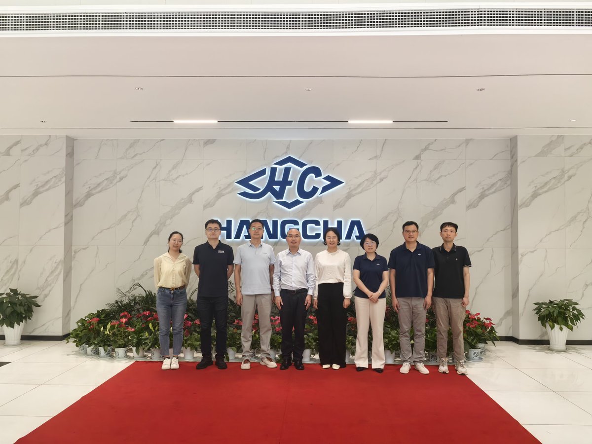 On June 18, Holcim China Sourcing visited Hangcha for an ESG audit, focusing on safety, welfare, and sustainability. Holcim praised Hangcha’s efforts in innovation, energy efficiency, and diversity. Hangcha will keep improving and advancing green development together with Holcim.