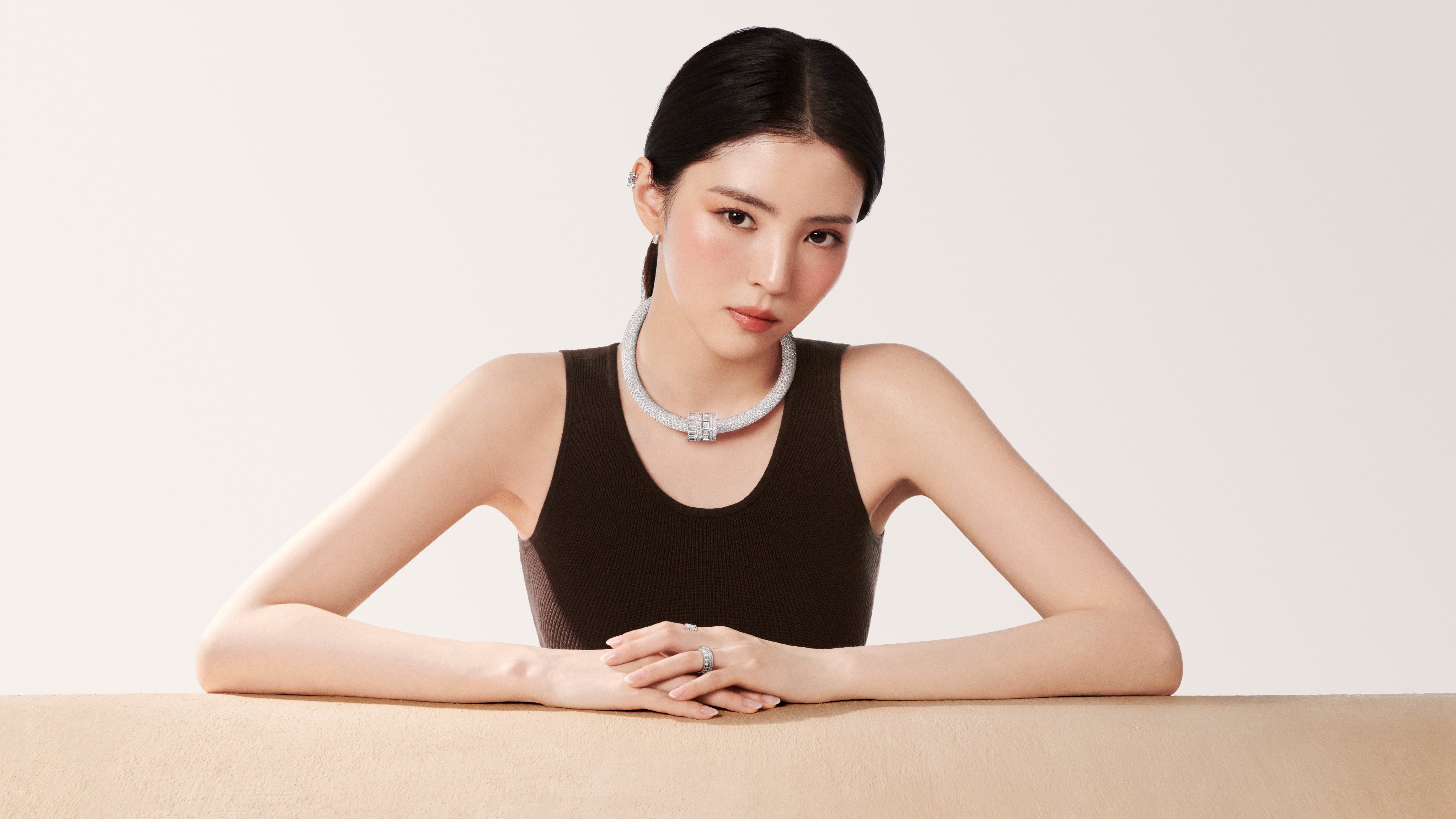 パリ4区にちなんで【leah alexandra】MARAIS HOOPS★カナダ発 Kering on X: 