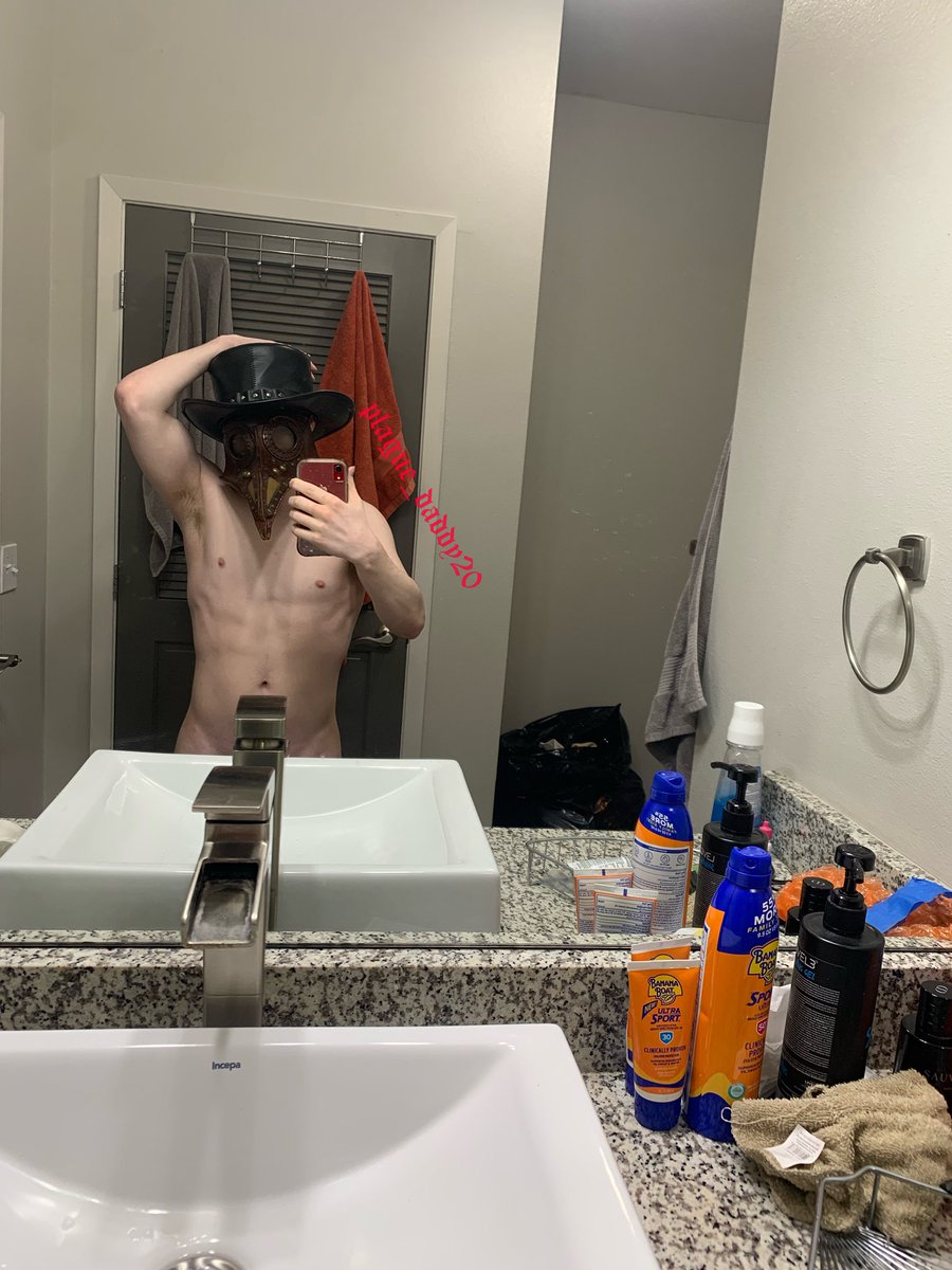 Plague__Daddy's tweet photo. I’m back https://t.co/b46ZxtwQIx