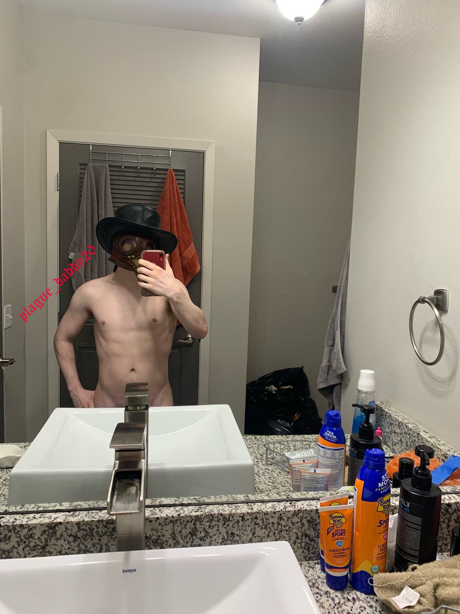 Plague__Daddy's tweet photo. I’m back https://t.co/b46ZxtwQIx