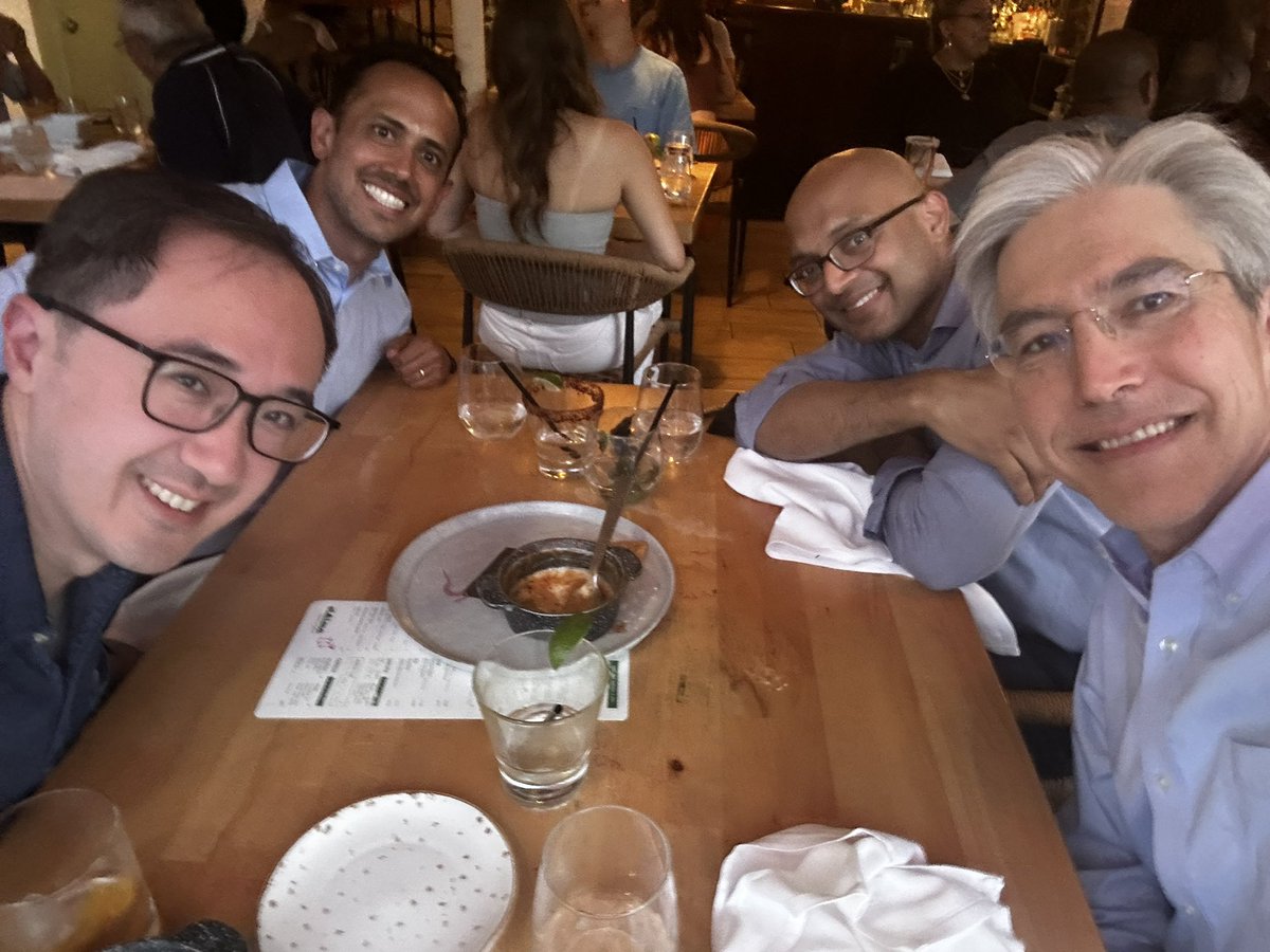 PaulYKwo's tweet image. Great visit at UT Austin for Edgar Achkar visiting professor with Deepak Agrawal and David Tang. and the entire GI Division
Great program that continues to grow across all missions. You have much to be proud of!@DellMedIntMed @AmCollegeGastro
