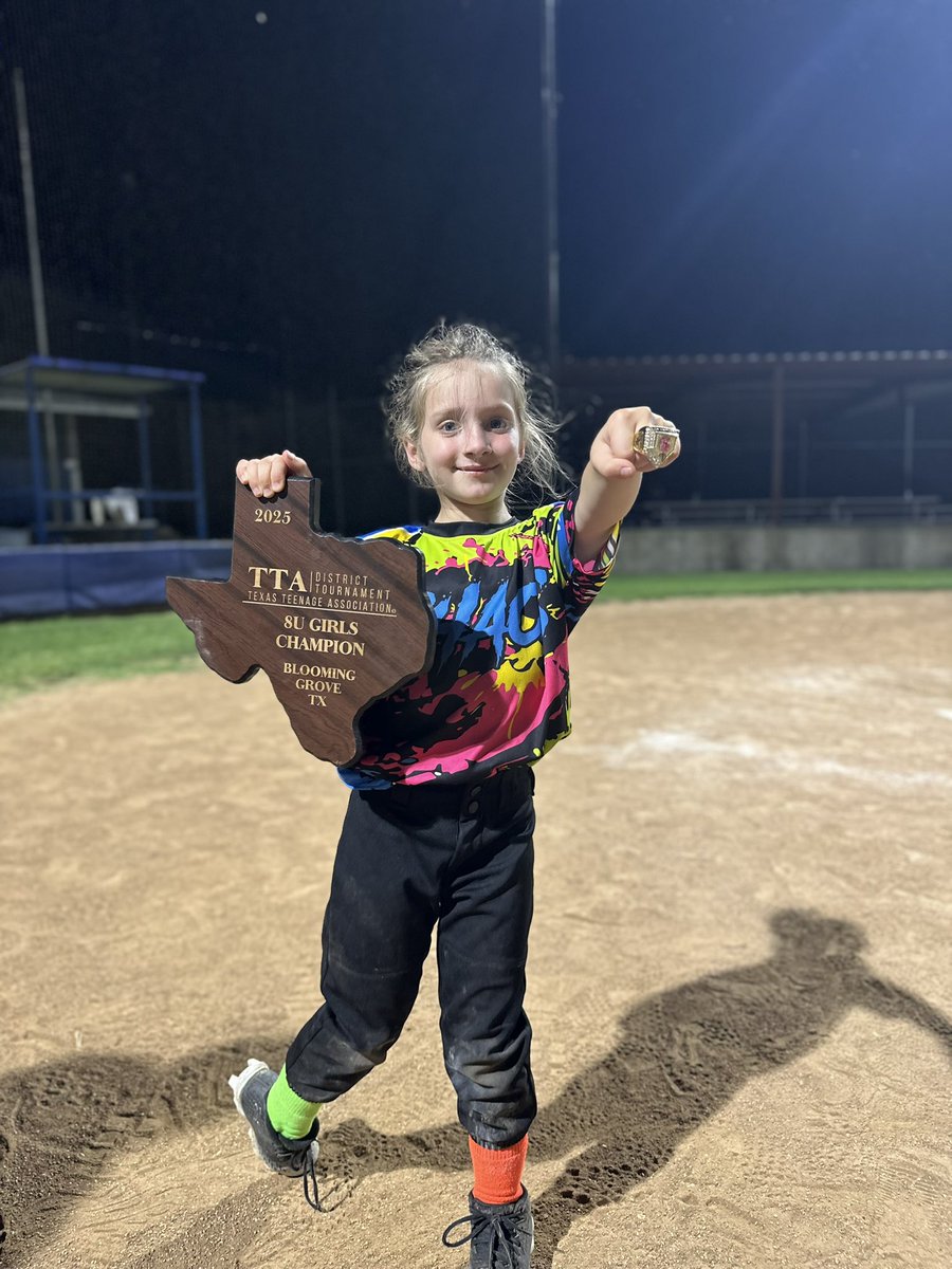 Babygirls team came through the losers bracket to win it all in district! Run ruled all 3 games tonight! Let’s get ready for state championship play Chaos!!! #softball #girldad