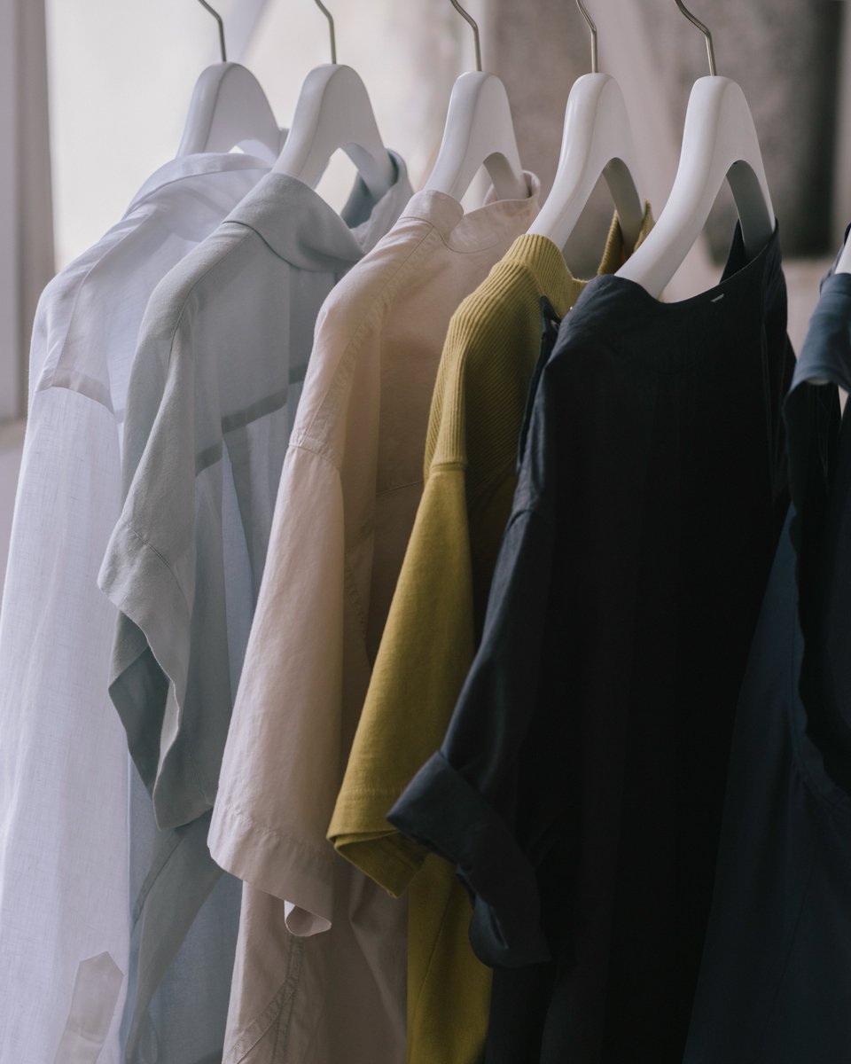 Summer Shirts

#MargaretHowell
#MargaretHowellSS25
#マーガレットハウエル