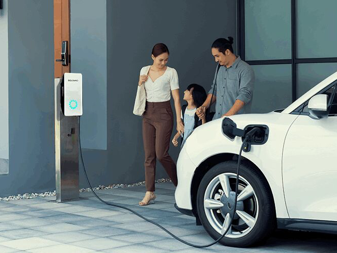Soltaro_Solar's tweet photo. Get your EV charger from Soltaro today!

🔋 Australian Designed &amp; Engineered 
🔋 Charge Rate Increases With Excess Solar Pv 
🔋 7kW Single Phase
🔋 22kW Three Phase
🔋 3 Charging Modes
🔋 3 Year Warranty

#EVCharger #ElectricVehicles 

Visit https://t.co/mKi3tgSXIk for more info https://t.co/wlwA8sl90T