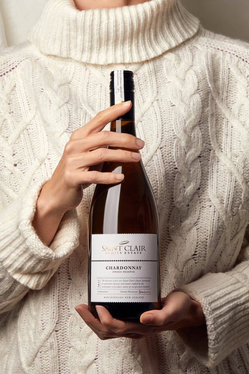 What pairs perfectly with winter nights wrapped up warm? 🔥 🍷 

A glass of Saint Clair Chardonnay, of course. #nzwine