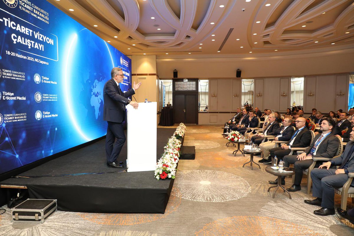 E-ticaretin sağlıklı, güvenilir ve sürdürülebilir büyümesine katkı sağlamak amacıyla Ticaret Bakanlığımız öncülüğünde düzenlenen E-Ticaret Vizyon Çalıştayına, Türkiye Odalar ve Borsalar Birliğimiz adına katıldım.

Çalıştayda, ülkemiz için stratejik bir kalkınma alanı olan