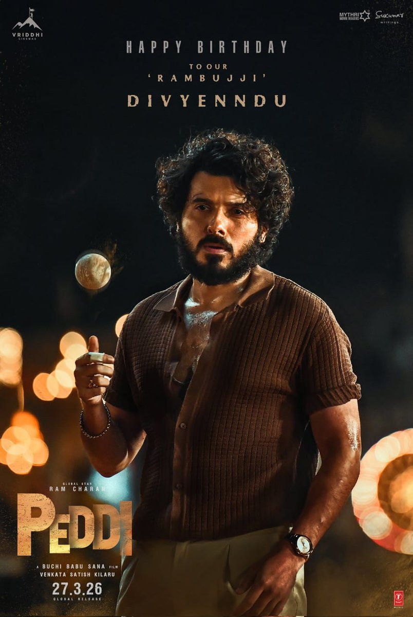 CharanR12520030's tweet photo. @AlwaysRamCharan  ⭐ BOSS 🔥 💪 🦁 💛 🤝 💐 🫂 
Happiest Birthday To Our RAM BUJJI @Divyenndu 🔥

#PEDDI
#RamCharanStormInKadapa #RC16Update #RamCharan𓃵 #hbdswaminaidu #RamCharanBirthdayCelebrations https://t.co/YBjMj3k6eo