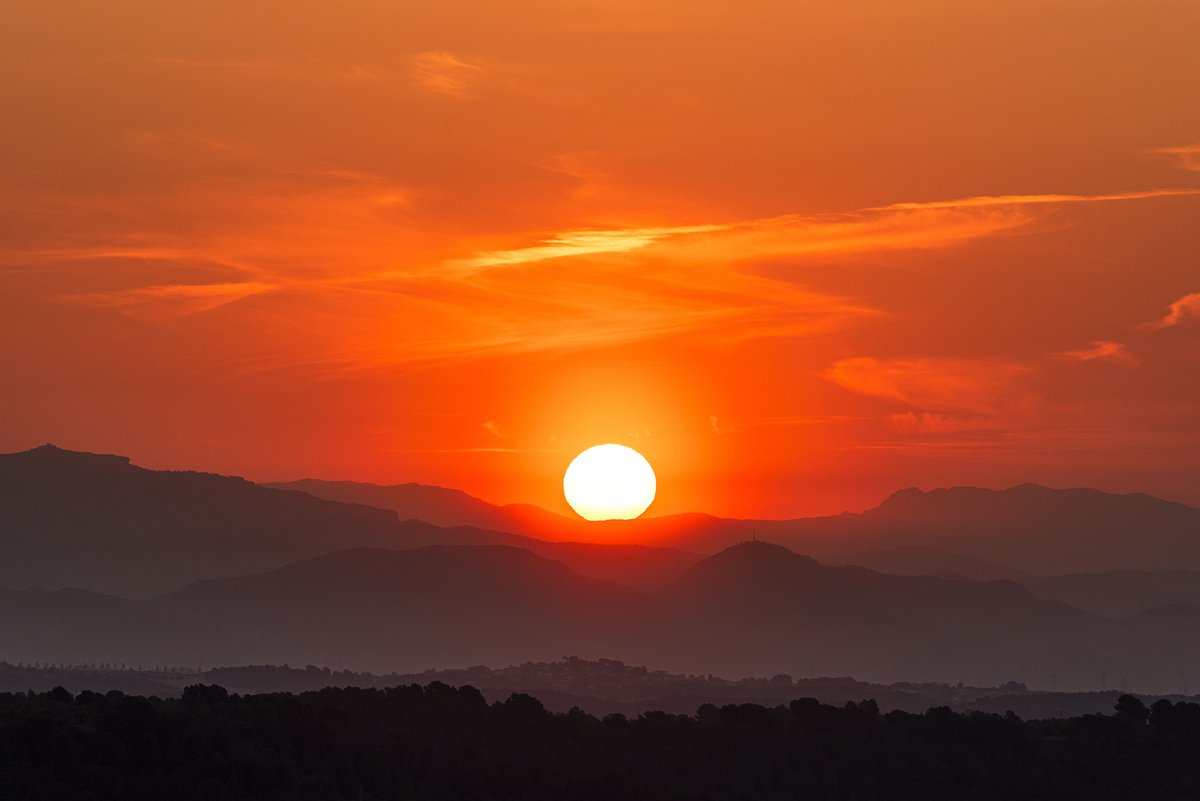 Xavi Navas (@santquintimeteo) on Twitter photo Buenos días, #salidadelsol hoy con algunos #cirrus y #rayoscrepusculares, mínima de 17.3º. <a href="/tiempobrasero/">Tutiempo</a> <a href="/Tiempo_Mercedes/">Mercedes Martín</a> <a href="/HimarGonzalez/">Himar González</a> <a href="/marcredondo/">Marc Redondo</a> <a href="/AlkerRosemary/">Rosemary Alker</a> <a href="/MeteoredES/">Meteored | tiempo.com</a> <a href="/RosaliaFdz/">Rosalía Fernández</a> <a href="/AEMET_Cat/">AEMET_Cataluña</a> <a href="/ame_asociacion/">AME Asociación</a> <a href="/lasextameteo/">La Sexta Meteo</a> <a href="/aquilatierratve/">Aquí la Tierra</a> Buenos días, #salidadelsol hoy con algunos #cirrus y #rayoscrepusculares, mínima de 17.3º. <a href="/tiempobrasero/">Tutiempo</a> <a href="/Tiempo_Mercedes/">Mercedes Martín</a> <a href="/HimarGonzalez/">Himar González</a> <a href="/marcredondo/">Marc Redondo</a> <a href="/AlkerRosemary/">Rosemary Alker</a> <a href="/MeteoredES/">Meteored | tiempo.com</a> <a href="/RosaliaFdz/">Rosalía Fernández</a> <a href="/AEMET_Cat/">AEMET_Cataluña</a> <a href="/ame_asociacion/">AME Asociación</a> <a href="/lasextameteo/">La Sexta Meteo</a> <a href="/aquilatierratve/">Aquí la Tierra</a>