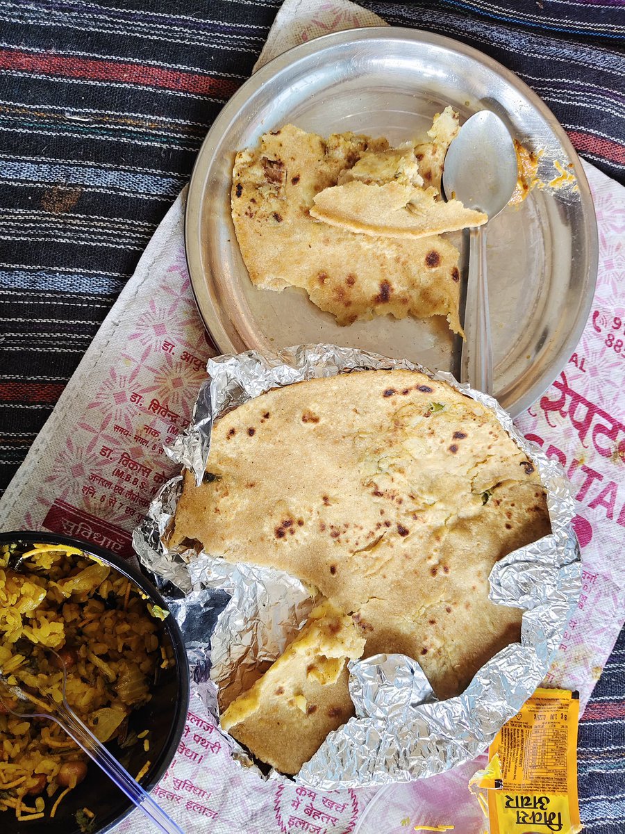 Order id 6986947491    paraathe va poha ke baaloo ke kan hai bilakul khaane laayak nahin hai i want my full refund <a href="/zomato/">zomato</a> <a href="/fssaiindia/">FSSAI</a>
