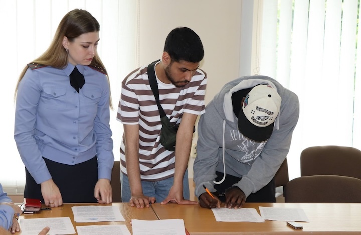 zerkalo_io's tweet image. В Гродно прошел публичный суд над студентом из Кот-д'Ивуара за пьяное вождение

zerkal0-browse.blog/news/accidents…