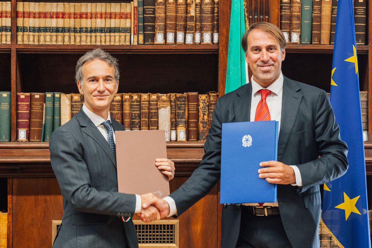 AICS Cooperazione_it (@aics_it) on Twitter photo Firmata presso <a href="/MiC_Italia/">Ministero della Cultura</a> la Convenzione AICS-<a href="/SAFS_ICR/">ICR - Scuola di Alta Formazione e Studio</a> alla presenza del Ministro <a href="/AlessGiuli/">Alessandro Giuli</a> e del VM <a href="/edmondocirielli/">edmondo cirielli</a>. L’intesa alla base dei prossimi interventi ad #Odessa e per la realizzazione del Centro per il restauro in #Tunisia
Più info 🔽
aics.gov.it/news/cooperazi… Firmata presso <a href="/MiC_Italia/">Ministero della Cultura</a> la Convenzione AICS-<a href="/SAFS_ICR/">ICR - Scuola di Alta Formazione e Studio</a> alla presenza del Ministro <a href="/AlessGiuli/">Alessandro Giuli</a> e del VM <a href="/edmondocirielli/">edmondo cirielli</a>. L’intesa alla base dei prossimi interventi ad #Odessa e per la realizzazione del Centro per il restauro in #Tunisia
Più info 🔽
aics.gov.it/news/cooperazi…