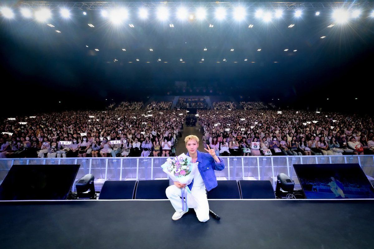stitch_pololo's tweet photo. คาโอถ่ายรูปมาถูกต้องมากเห็น"น้องเตนล์"กับเลิฟลี่และทะเลสีม่วงชัดเจนมาก💜 มองไปทางไหนก็มีแต่สีม่วง ภูมิใจมาก

#ยิ้มไปกับTEN
#คาโอ60ปี
#KaoXTENsusTENableSmiles #TEN #李永钦 #텐 #テン ⁣⁣⁣⁣⁣⁣⁣⁣⁣⁣#เตนล์ ⁣⁣⁣⁣⁣ https://t.co/kwgGx4pFtj