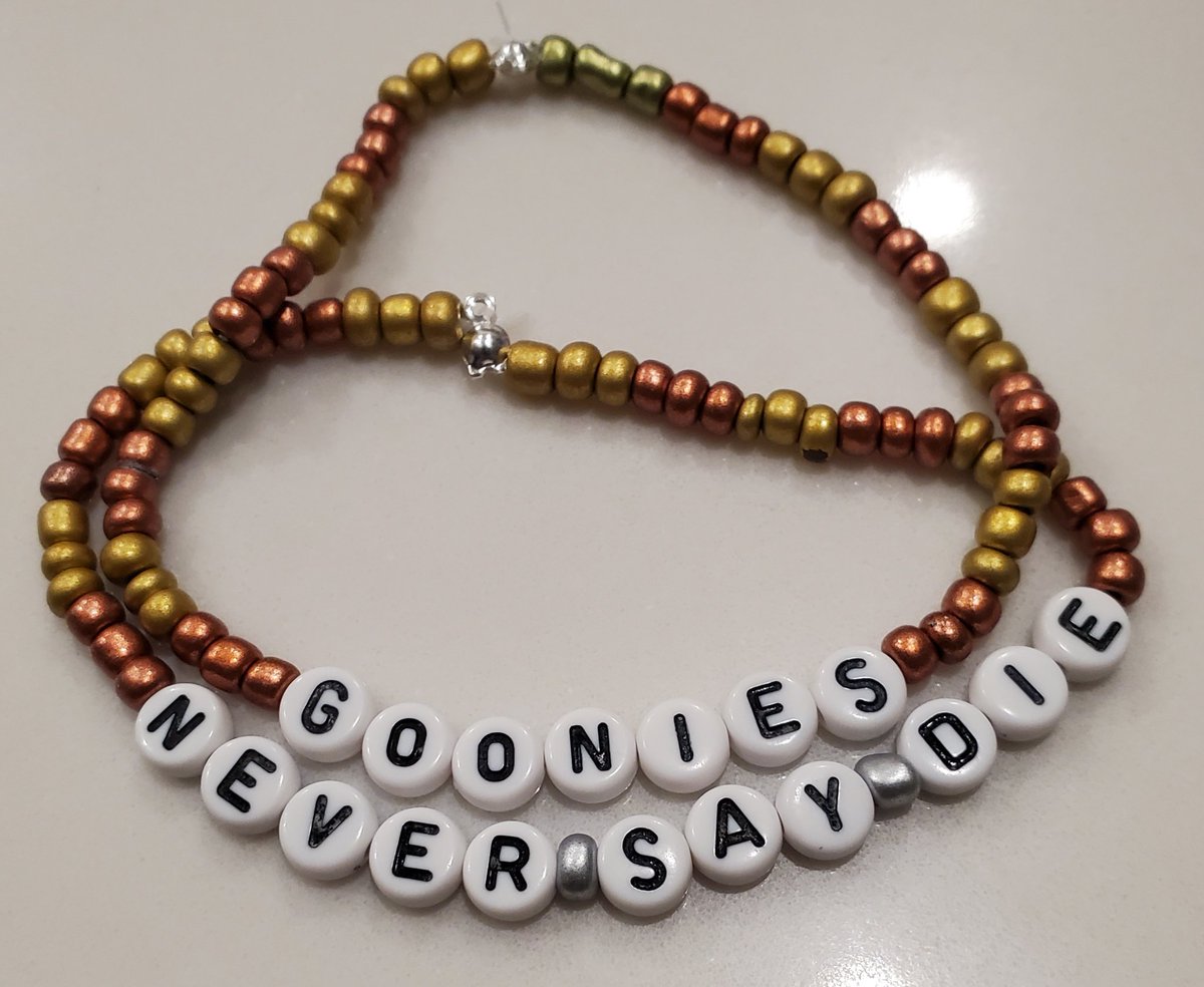 HermitTst's tweet image. Goonies never say die
This is a double bracelet. Whoever takes the Goonies must also take the 2nd bracelet #goodies #sdcc2025