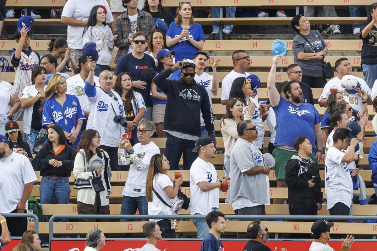 Dodgers to announce plans to assist immigrant communities in L.A. latimes.com/sports/dodgers…