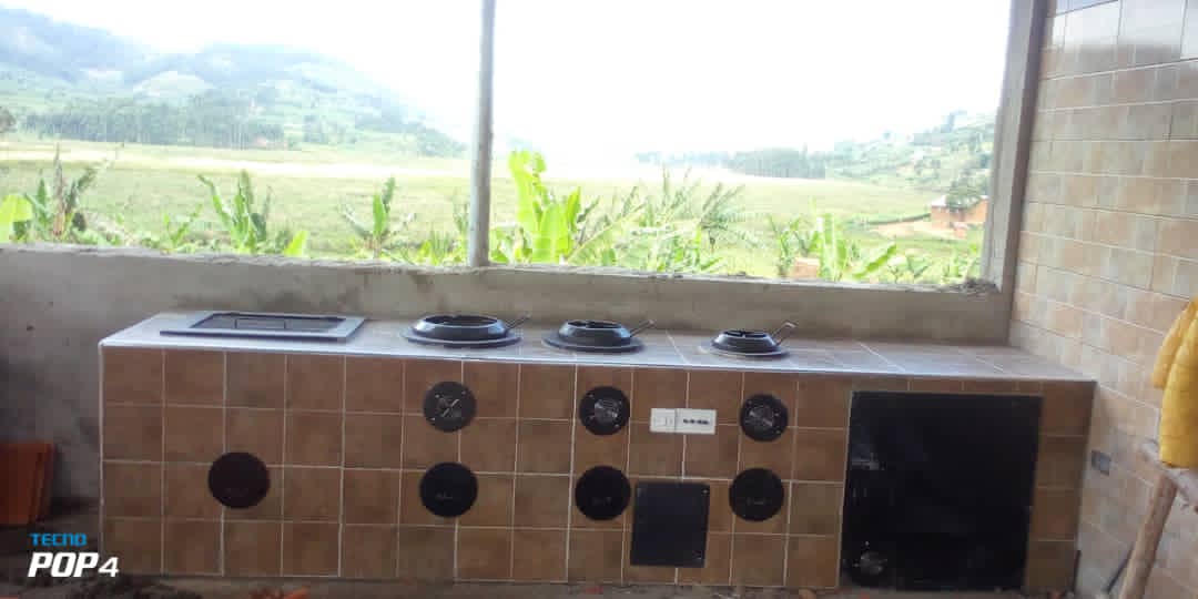 magma_stoves's tweet image. Tired of spending massively on charcoal weekly while cooking slow?

@magma_stoves use reusable lava rocks and solar energy to cut your fuel bill by up to 80%! 🪨🔥
📞 +256789057968
