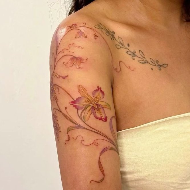 floral shoulder tattoos