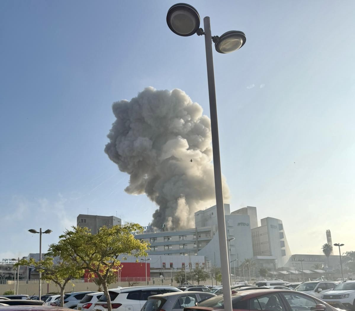 IsraelMFA's tweet image. Soroka Hospital in Beersheba - where Jews, Muslims, Christians, and Arab Bedouin receive care - was just hit by an indiscriminate Iranian ballistic missile.

Israel will continue to do what must be done to protect all its people, from all walks of life.