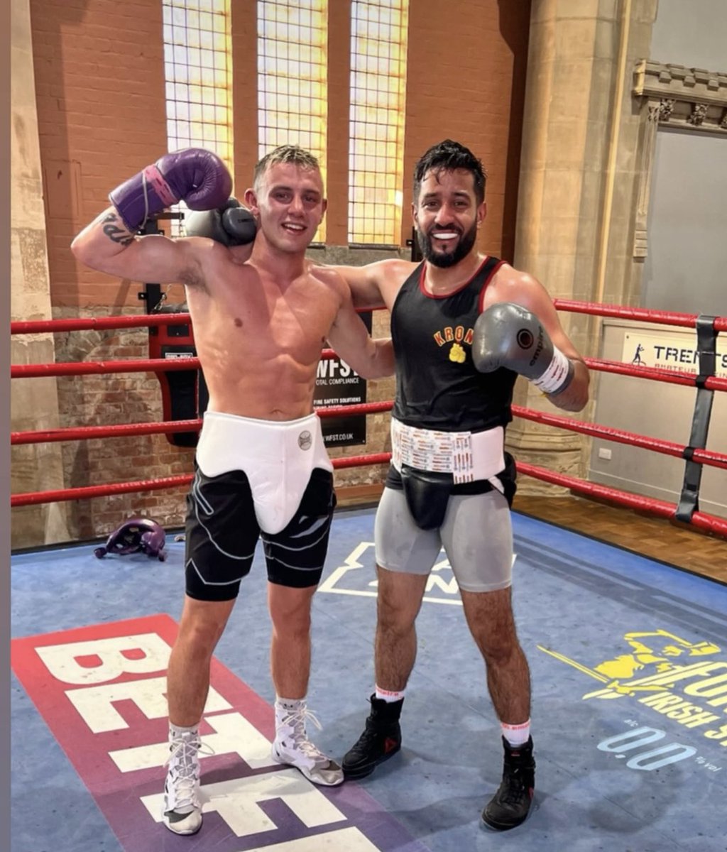 DarrenEldo's tweet photo. Top Rounds banked last night for my champ @HarveyEldo with Quias Ashfaq
Saturday 23rd show Time ππ₯@CarlGreavesPro @AdamKet
#boxinglifestyle https://t.co/z1xYLqK0QO