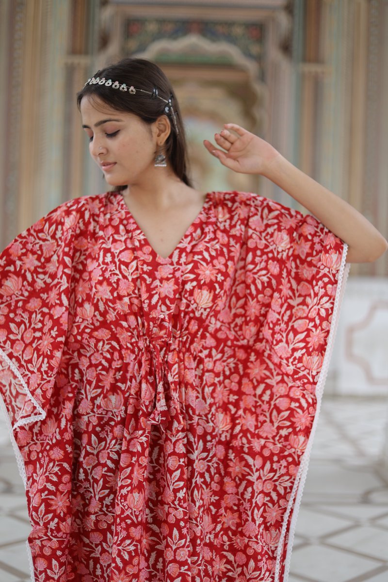 blockprinting01's tweet photo. 100% pure cotton caftan, floral printed caftan, summer nightwear, bikini cover up, women bathrobe, japanese caftan, free size caftan.
#cottoncaftan #handmadecaftan #blockprintcaftan
#floralprint #freesizerobe #giftforher #beachwearcaftan. https://t.co/qvCLiL02kx