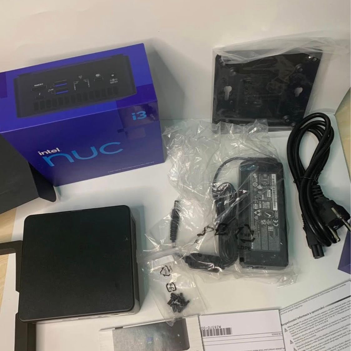 Intel NUC i3 gen 1115G4 mini pc

Nego tipis!!!! Dijual aja ga jadi dipake masih baru. Harga dibawah harga baru barebone! tapi dah include ram 4gb ssd 128gb. #intelnuci3 #anakIT #minipc #jualminipc #jualbarangbaru