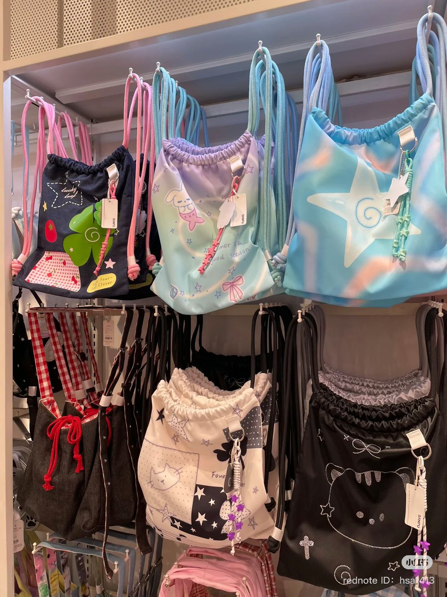 1900190020cry's tweet photo. (pre-) sanfu new collection🧳 ೀ⋆ 
กระเป๋าเป้หูรูด กระเป๋าผ้า tote bag
🍓ราคา 320฿ มัดจำ 200฿🍓
มีมากกว่าในภาพนะคะ! รายละเอียดในเมนชั่น💬
#พรีออเดอร์จีน #พรีออเดอร์ #ตลาดนัดsanrio #ตลาดนัดRIIZE #ตลาดนัดnct #ตลาดนัดENHYPEN https://t.co/6XSUxWBj5T