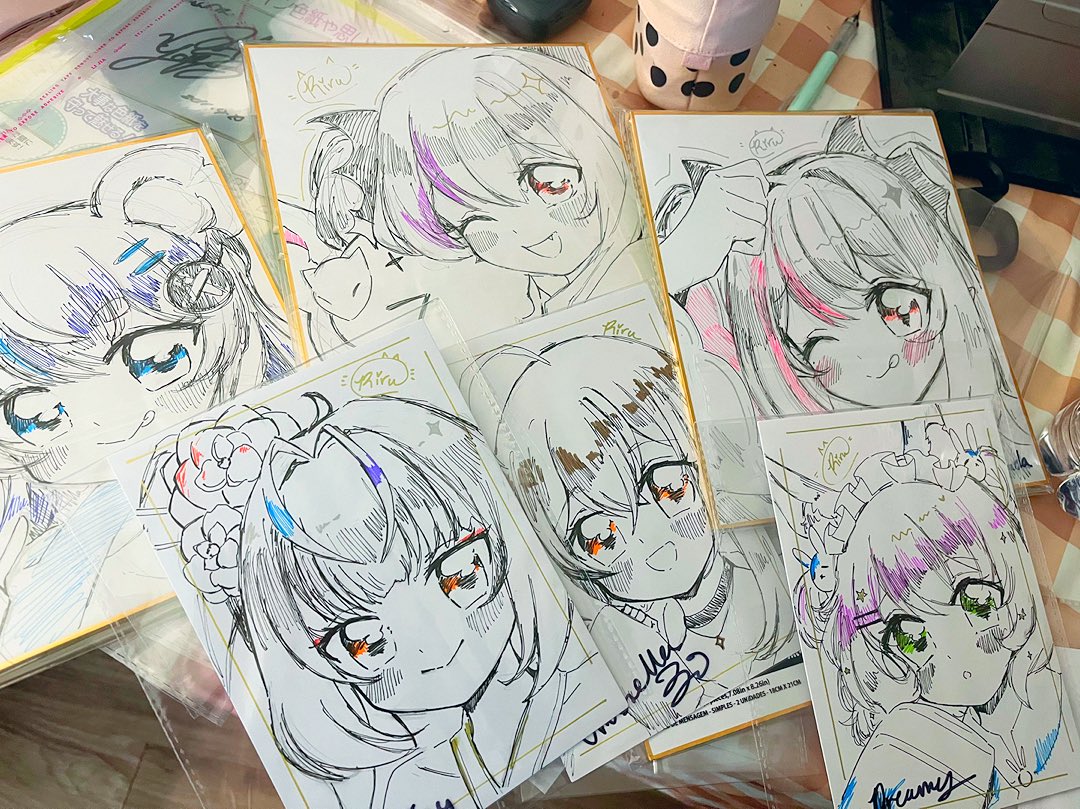 Awawawawa comms I finished today 😵‍💫