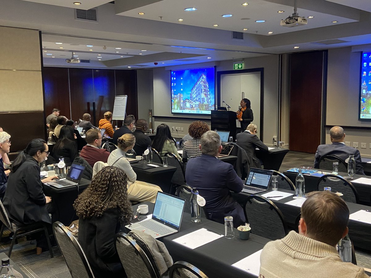 SRS_SA_'s tweet photo. And we are off to a great start! The Surgical Research Society of Southern Africa meeting 2025 in the beautiful city of Capetown! Welcome remarks by Prof Lydia Caincross #SRSSA2025 https://t.co/AXbpgclt1U