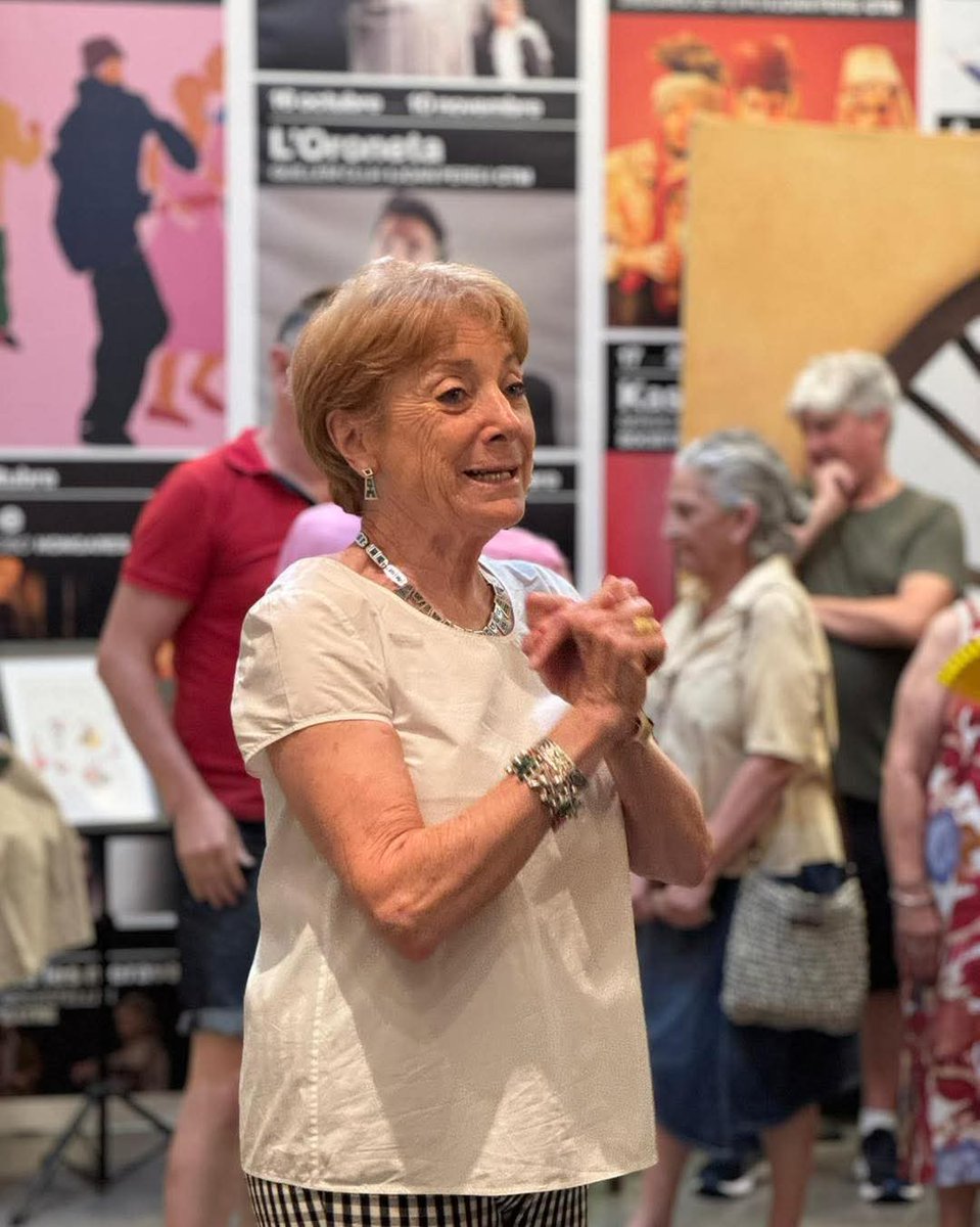 Societat Coral el Micalet (@elmicaletsc) on Twitter photo Enhorabona <a href="/grupalimara/">Grup danses Alimara</a> per 50 anys de dansa, patrimoni i estima per la cultura popular. Gràcies pel preciós cartell commemoratiu que heu lliurat a la nostra presidenta <a href="/GemmaPasqual/">Gemma Pasqual i Escrivà</a>.
Per molts anys més, Alimara!
No us perdeu l'exposició al Micalet!
#50AnysAlimara Enhorabona <a href="/grupalimara/">Grup danses Alimara</a> per 50 anys de dansa, patrimoni i estima per la cultura popular. Gràcies pel preciós cartell commemoratiu que heu lliurat a la nostra presidenta <a href="/GemmaPasqual/">Gemma Pasqual i Escrivà</a>.
Per molts anys més, Alimara!
No us perdeu l'exposició al Micalet!
#50AnysAlimara