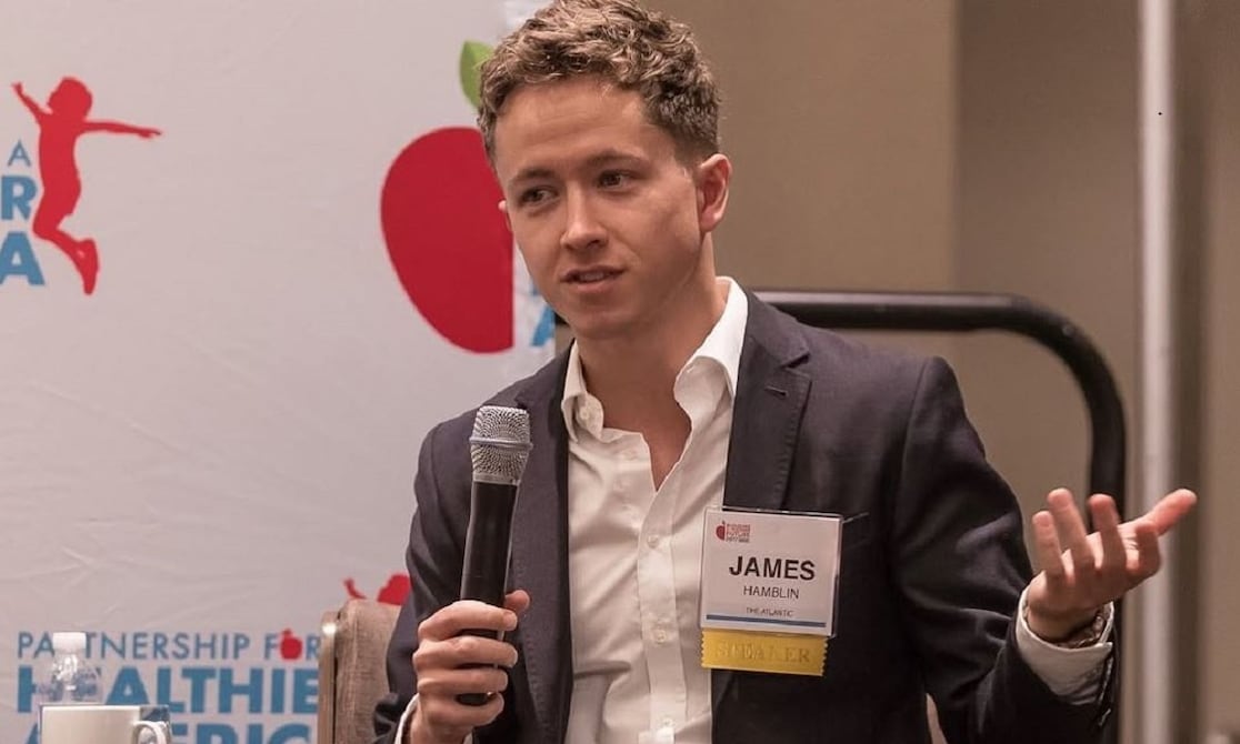 Y no soy cochino. El médico y profesor en la Universidad de Yale, James Hamblin, lleva 8 años sin usar jabón y se baña solo con agua: “Nos lavamos por costumbre, no porque lo necesitemos”, es su teoría.