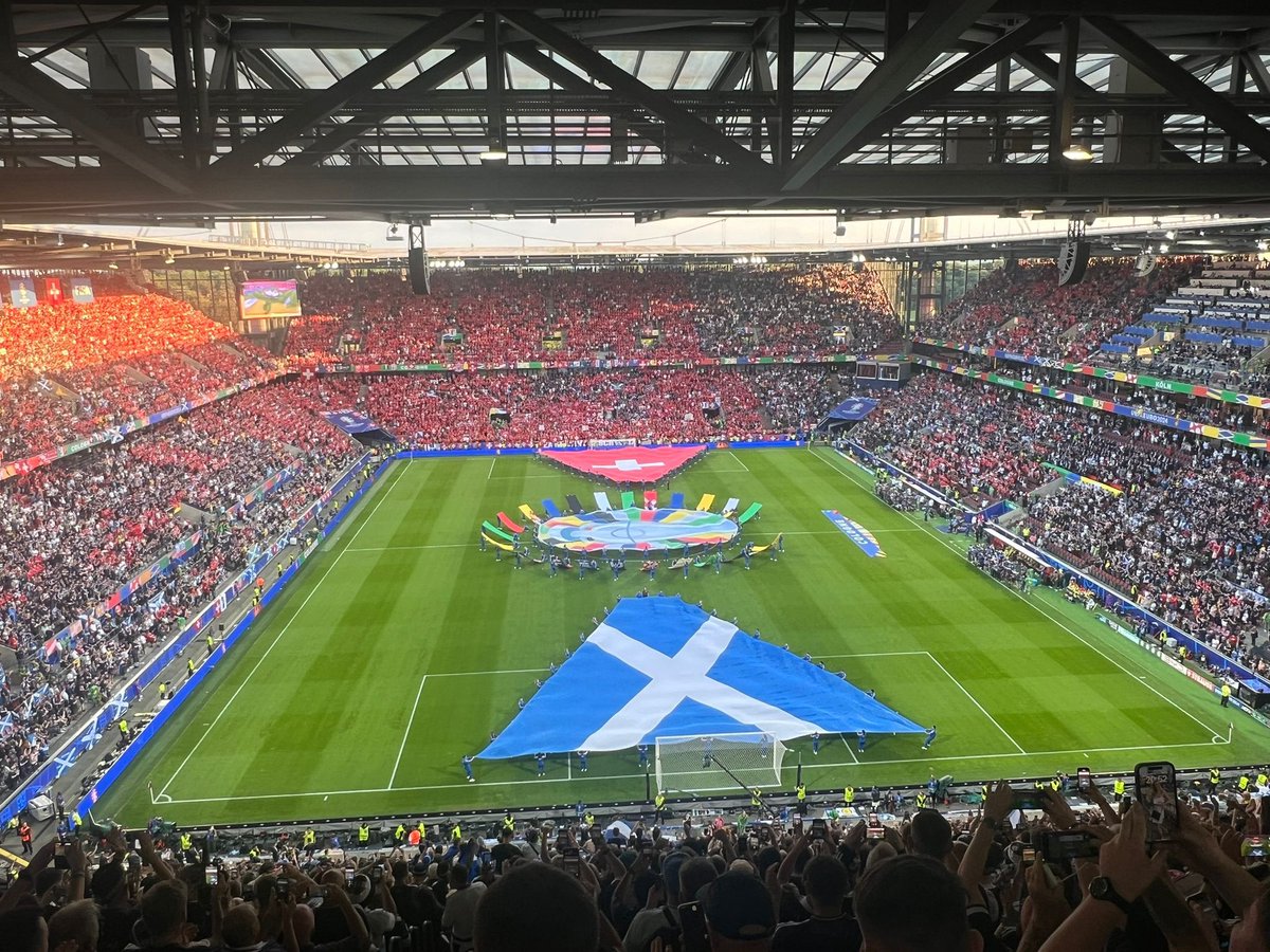 DavidMurray83's tweet photo. Happy Köln Anniversary @AlanMurray80 @fckoeln_en 🏴󠁧󠁢󠁳󠁣󠁴󠁿🇩🇪 #Kölsch 🍺 https://t.co/ojpoaGuUv9
