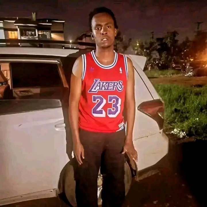 theedeepcut's tweet photo. Tulikosea huyu kijana sana he showed us the way tuka ignore😅

ebu ambieni huyu kijana sorry haraka
#PoliceBrutalityKE 
#JusticeForAlbertOjwang 
#ArrestEliudLagat https://t.co/dJ5v145Wp9