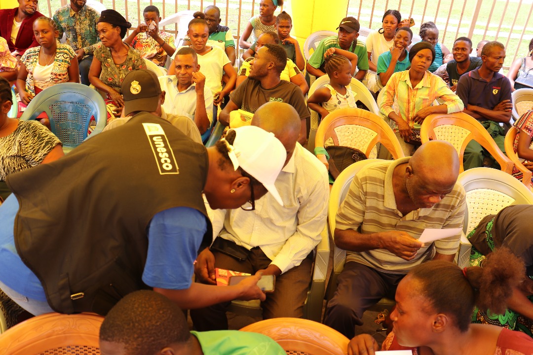 UNESCOBrazza's tweet photo. Prévenir, c’est se protéger !
À Gamboma, les jeunes et acteurs de santé se sont mobilisés autour de la prévention du VIH/SIDA et des IST :
💬 Abstinence, dépistage, préservatif
📱 Outils numériques éducatifs (Hello Ado, Tchatbot et IVR)
#ProgrammeO3 #PréventionVIH #HelloAdo https://t.co/p6aJLn2wuC