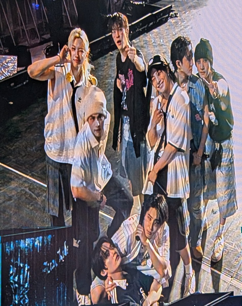 sambeenie's tweet photo. I love them all so dearly https://t.co/2j2NRK9eQk