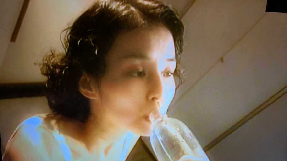 lancaster19131's tweet image. #不機嫌な果実
　　　　　　１９９８年
#逃げるは恥だが役に立つ
　　　　　　２０１６年
土屋百合ちゃん２９歳
森山みくり当時１０歳
石田ゆり子さん 1970年前後生の女優で最も地味だった
だが９年前からの人気は断トツ首位‼️