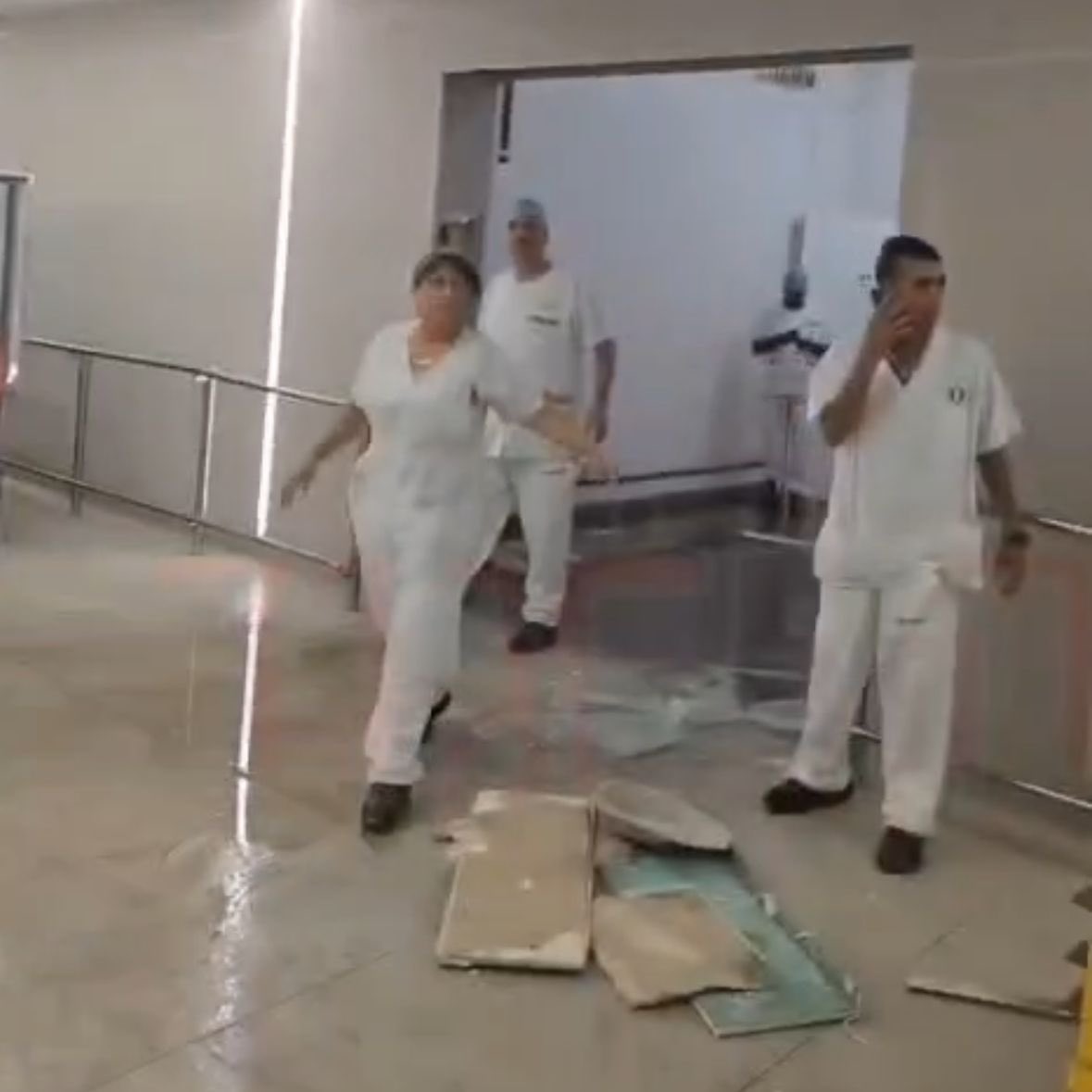 zoharm7's tweet image. משטר הרשע האיראני חצה כל גבול מוסרי. רק חלאות המין האנושי יורים טילים על ילדים חולים וקשישים במיטותיהם. שכל העולם יידע: זה משטר טרור אכזרי שצריך להיעקר מהשורש, למען ביטחון ישראל ולמען כל העולם החופשי.