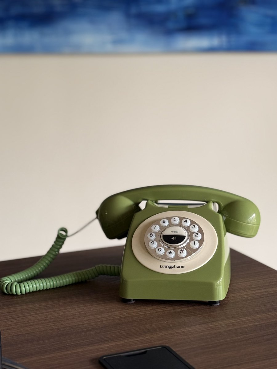 This <a href="/PUNch_hu_main/">Dhiraj Chaudhari</a> has made such a cool gadget.
<a href="/trringphone/">Trring™</a> is a bluetooth phone accessory, focussed on digital well-being. 
Less staring at phone, more simple conversations. And I love the nostalgic design.