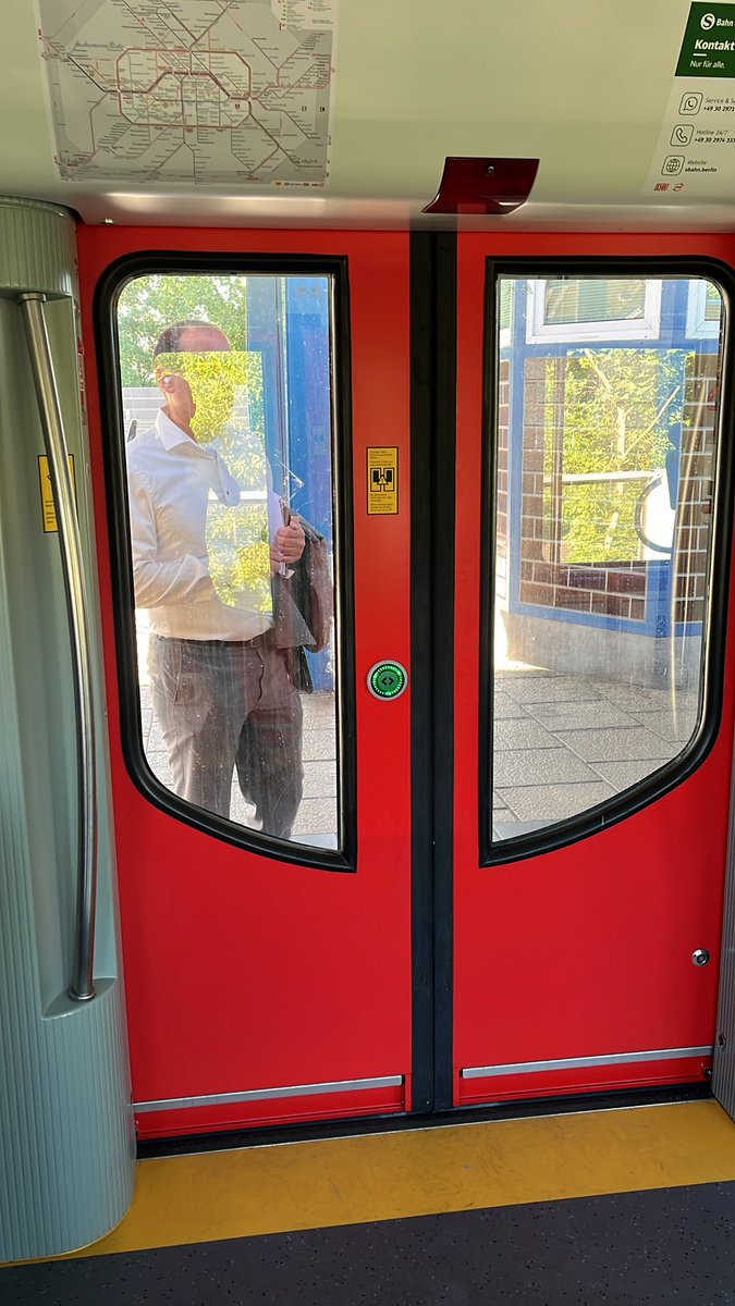 andrewcking's tweet photo. I just want to get out *tourist things in #Germany #wrongtrain https://t.co/7eZWnvqya2