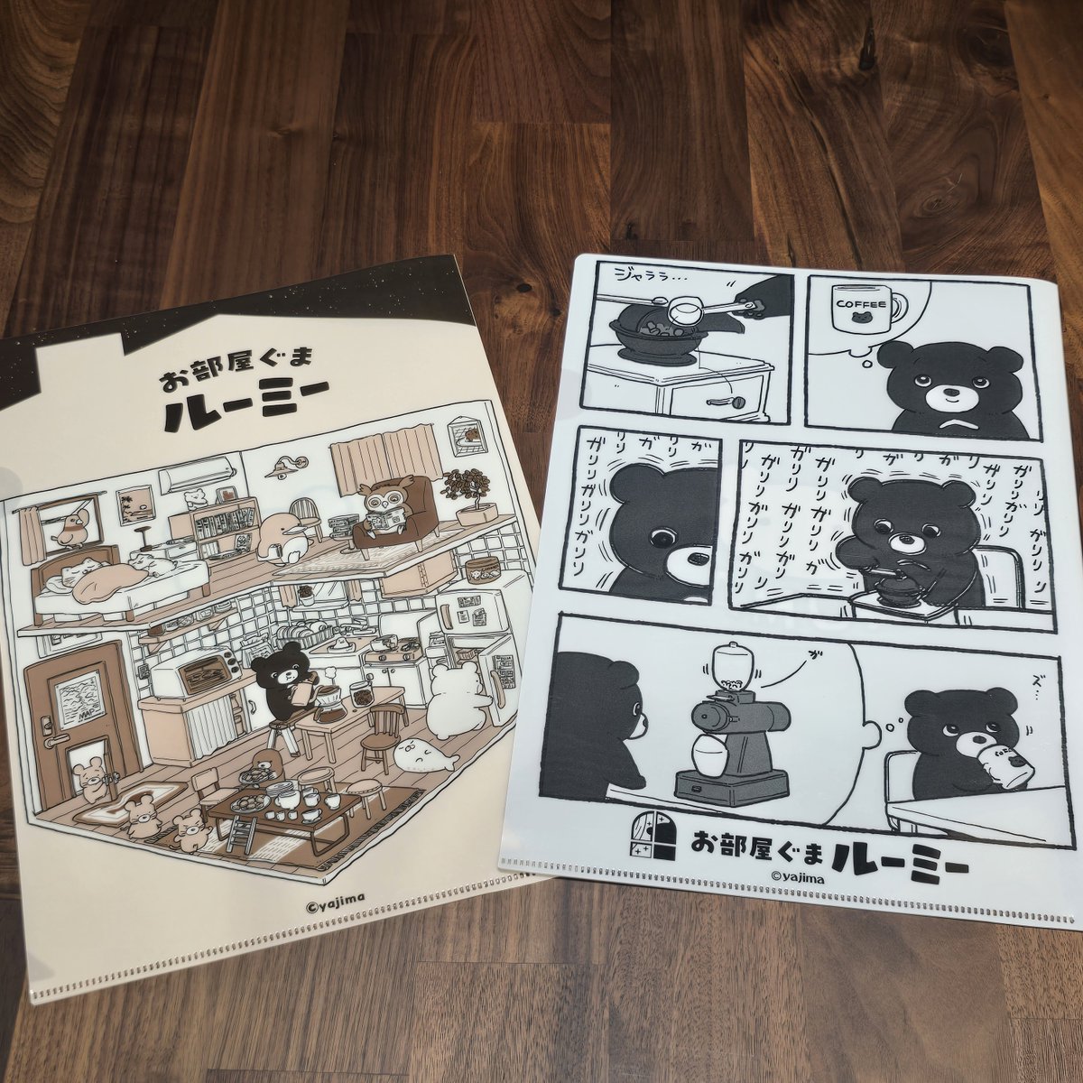 reirei_PR's tweet photo. 【商品のご紹介⑦】
「お部屋ぐまルーミー」POP UP SHOP IN ハンズ！
新作グッズを毎日ご紹介🎶
7日目はクリアファイル📁

使いやすいA4サイズのクリアファイルを2種ご用意いたしました！
大事な書類を守ってくれる頼もしいアイテムです！
#お部屋ぐまルーミー https://t.co/QOAq4PV3Lk
