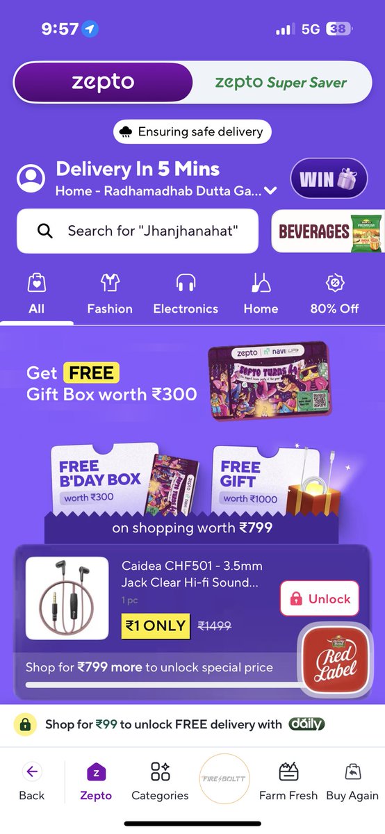 AmruthInd's tweet photo. @Ashu_Tweeting @zeptocares Yes they mentioned 300/- worth items but inside only 21/- items and free samples from the brands 
Day light cheating https://t.co/7fBrjhl0ca