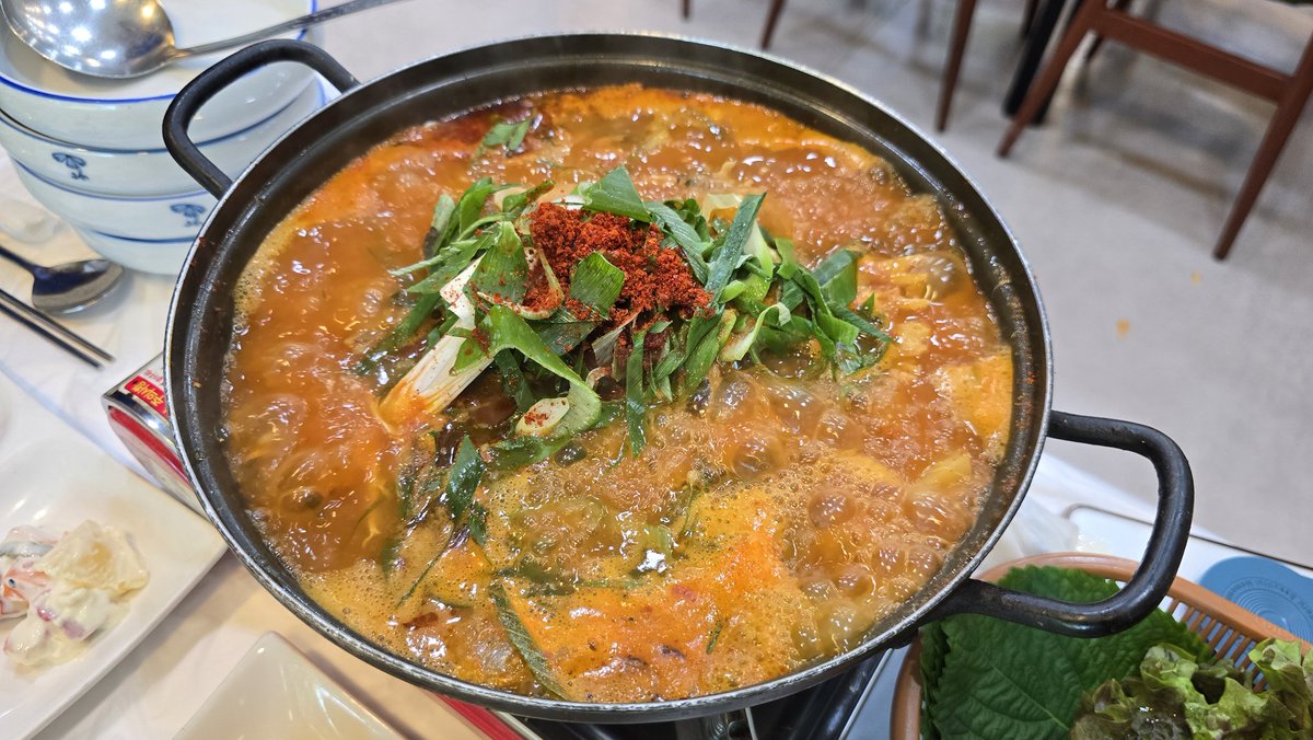 daichungbong's tweet photo. #거제외포9번횟집

본격적인 여름을 앞두고 맛보는 
멸치코스요리는 거제 외포9번횟집 이
아니면 맛볼 수 없는 특별한 먹거리

#거제맛집 #거제가볼만한곳
#거제여행지 #멸치코스요리 https://t.co/PCR4YeG35F