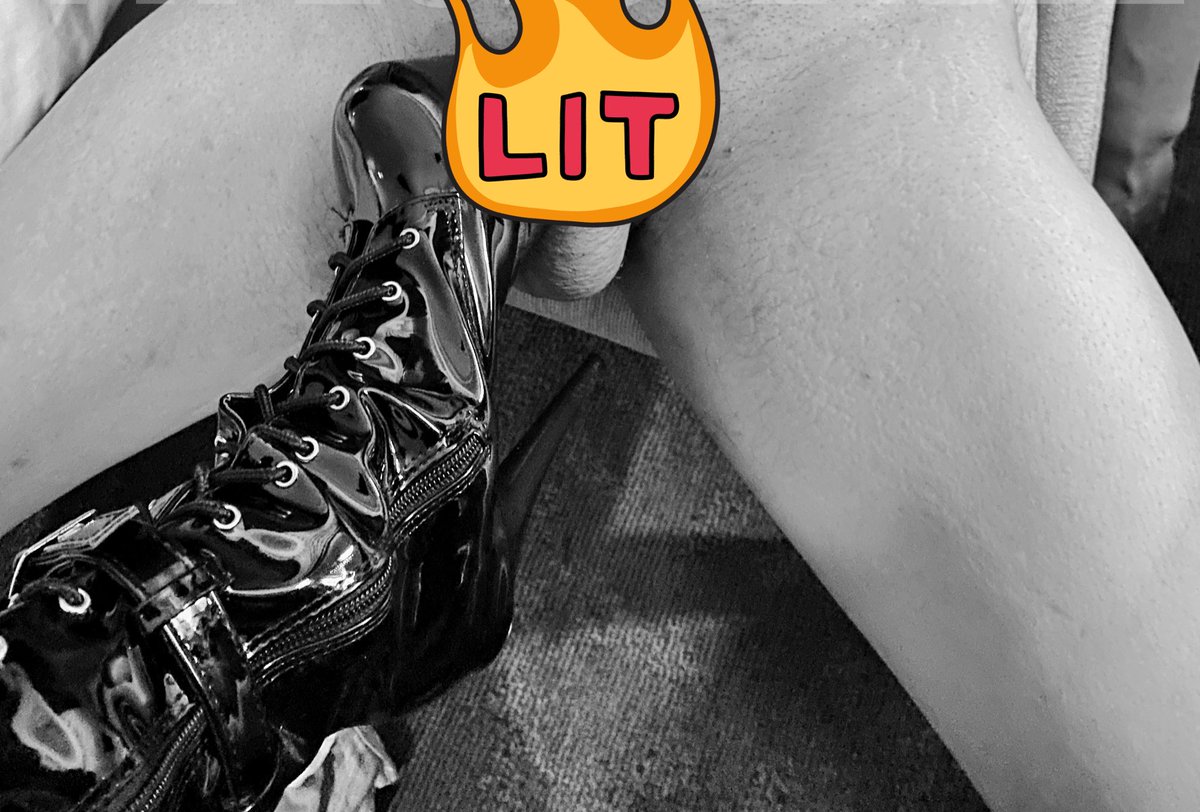 Vvip_siskaeee's tweet photo. WHO’S NEXT?! 
I’m on fire to kick your tiny dick! https://t.co/V4wCmGNwP8