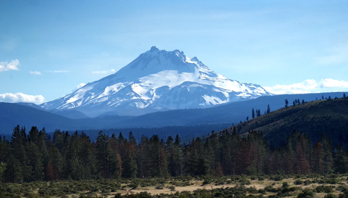 sgehringdesign's tweet photo. Mt Jefferson - June 6 5:23 PM - Sony A7Ii

#mtjefferson #mtjeffersonoregon #mtjeffersonwilderness #oregon #oregonexplored #nature #naturephotography #volcanos #cascades #pacificnw #portland https://t.co/mnaBTvvZSY