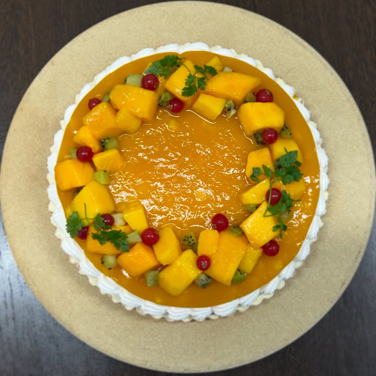 少しアレンジするだけで別のケーキに早変わり！
夏に向けてマンゴーケーキはピッタリ！

#手作りケーキ #業務用ケーキ #冷凍ケーキ #もっと力になれるはず #お菓子で笑顔を #お菓子で笑顔を届けたい #7号ケーキ #マンゴームースケーキ #マンゴーのケーキ #夏向きデザート #夏向きケーキ