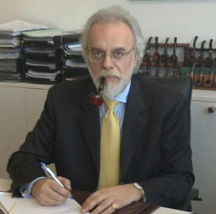 Δεν είναι είκοσι χρόνια πριν, καμμιά δεκαπενταριά πρέπει νά’ναι, αλλά τι τα θέλεις δεν ήμουν ποτέ καλός στα μαθηματικά 😃
#20_χρονια_πριν_challenge