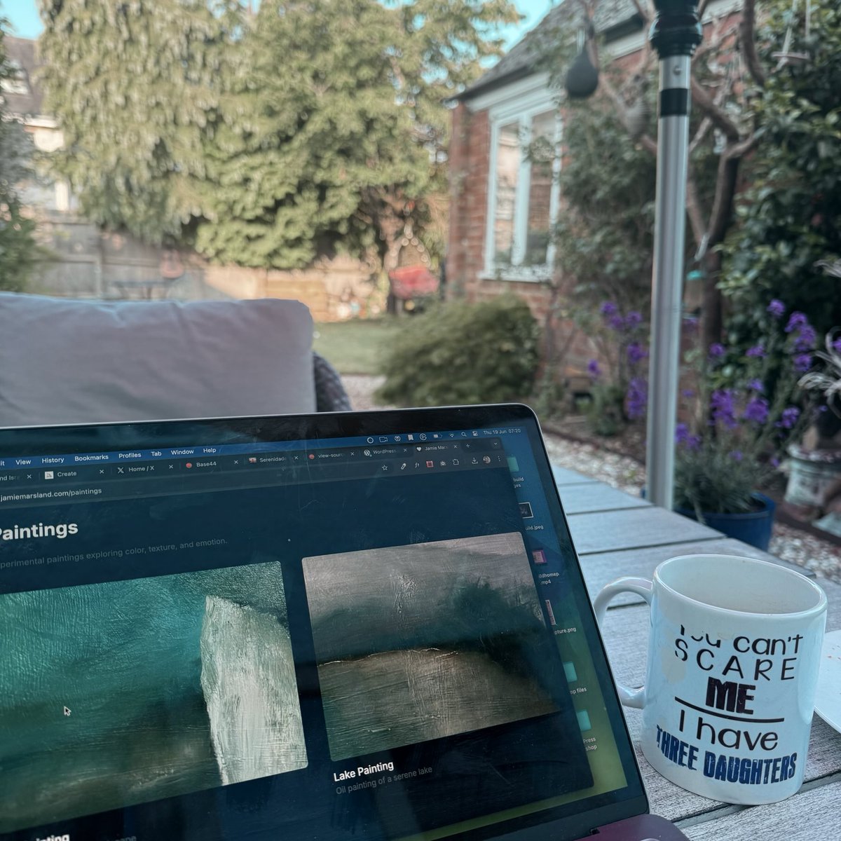 There’s a heatwave in England so I’ve moved my office outdoors 😉