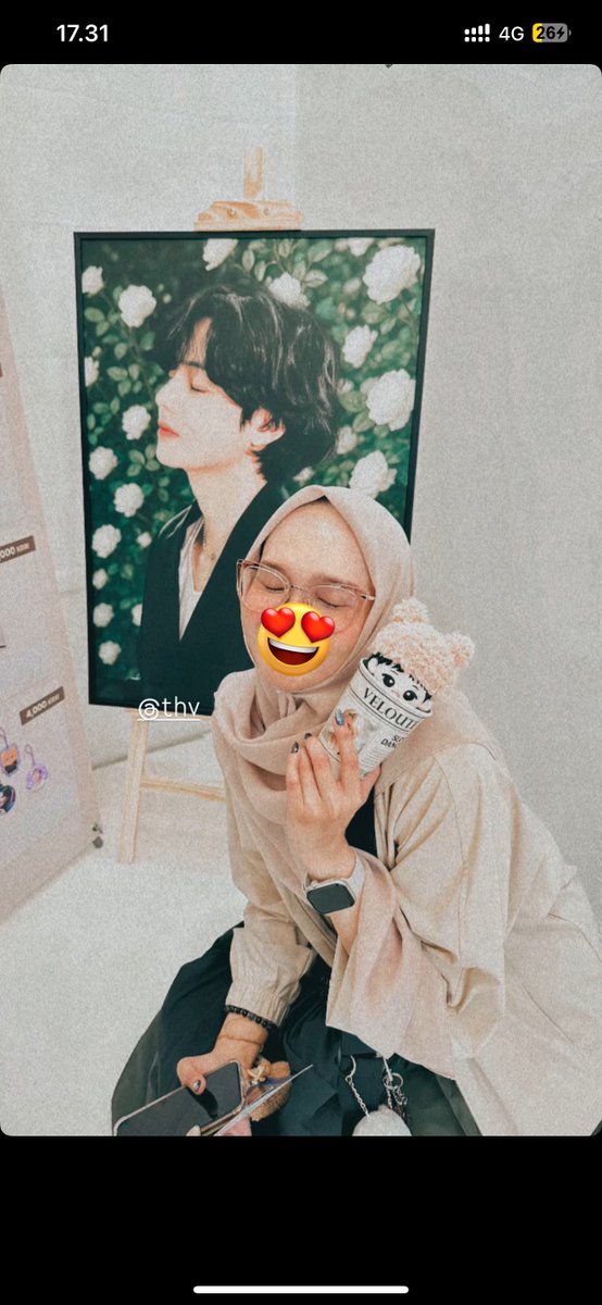 jjkookssi's tweet photo. Thank you so mucchhhaa @_nuna_V 🤎
📍POP-UP Store in Seoul
#V_Velouter #V #뷔
#TAEHYUNG https://t.co/GiwU5QwHDh